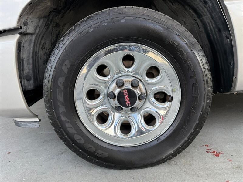 GMC Sierra 1500 Vehicle Full-screen Gallery Image 33