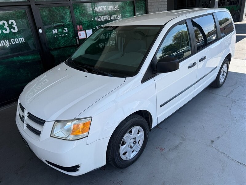 Dodge Grand Caravan Vehicle Full-screen Gallery Image 02