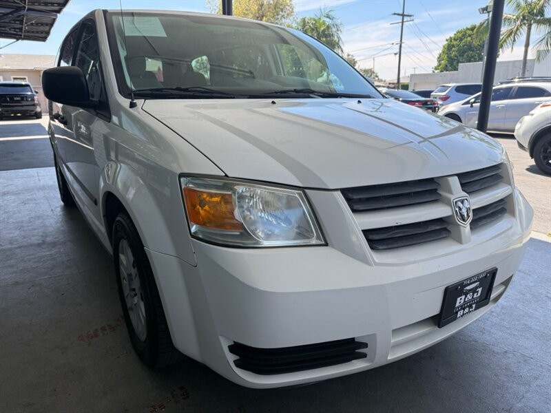 Dodge Grand Caravan Vehicle Full-screen Gallery Image 08