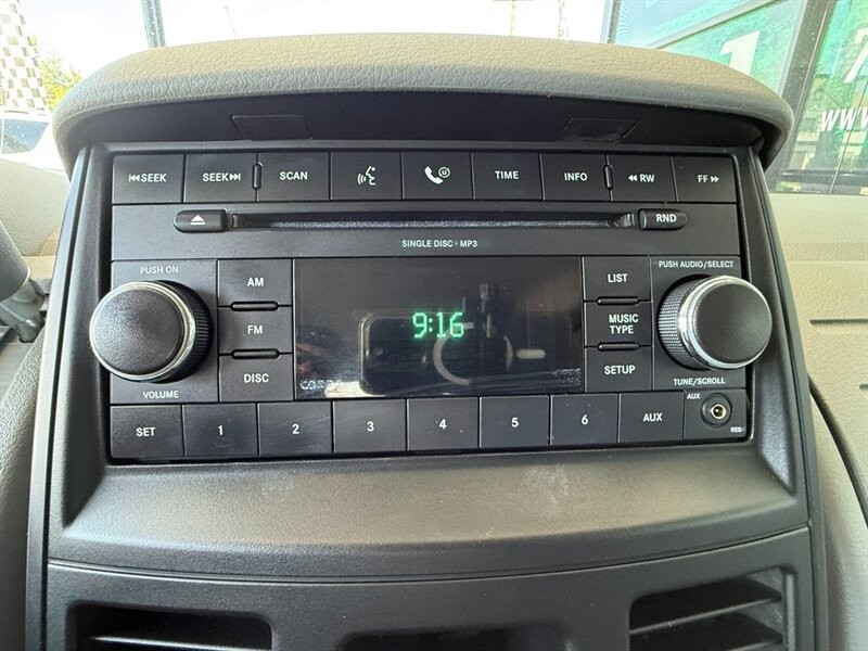 Dodge Grand Caravan Vehicle Full-screen Gallery Image 29