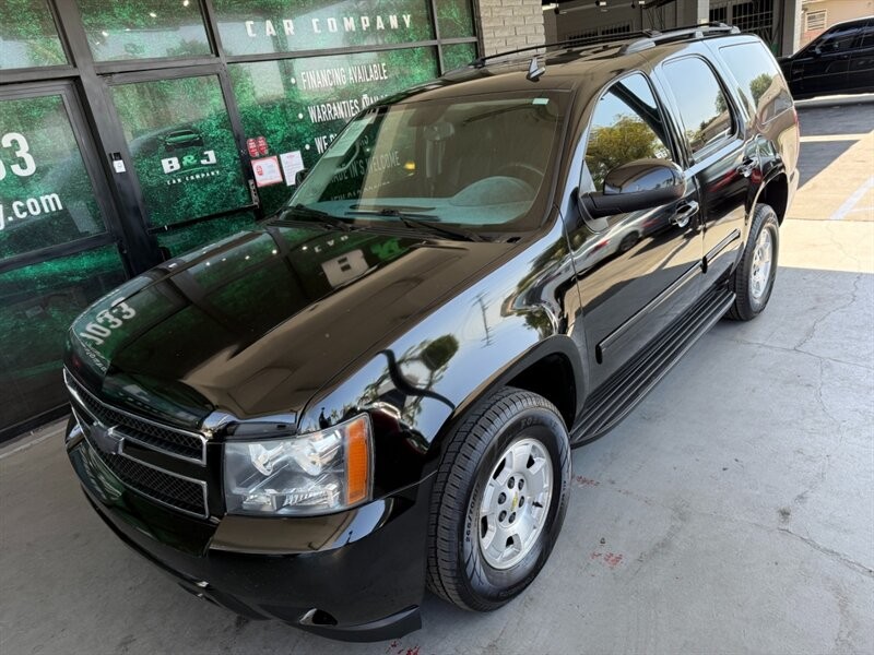 Chevrolet Tahoe Vehicle Full-screen Gallery Image 02