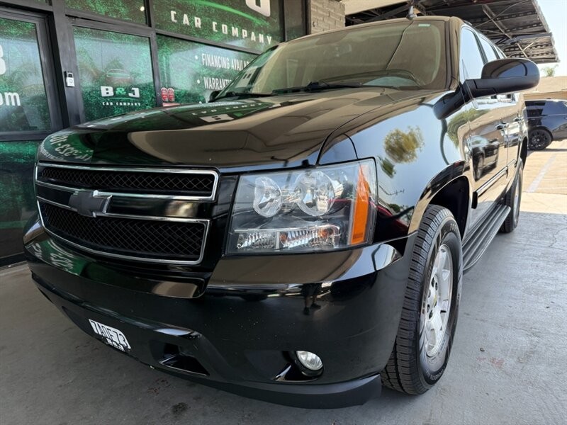 Chevrolet Tahoe Vehicle Full-screen Gallery Image 03