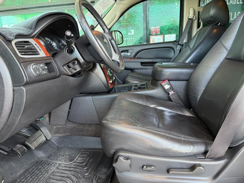 Chevrolet Tahoe Vehicle Full-screen Gallery Image 17