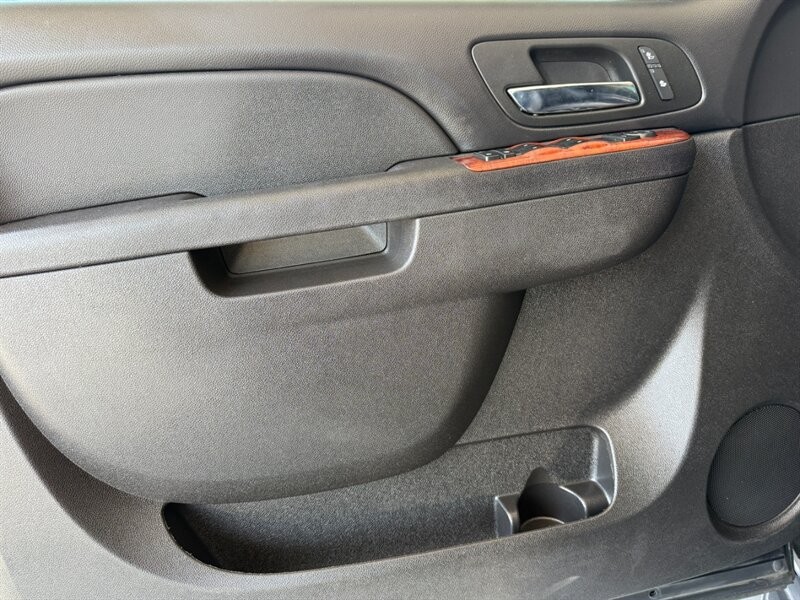 Chevrolet Tahoe Vehicle Full-screen Gallery Image 23