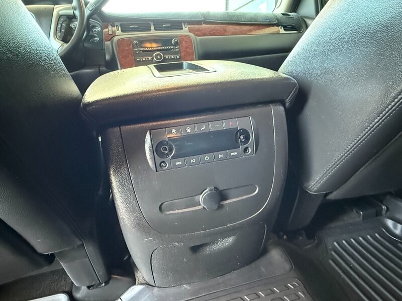 Chevrolet Tahoe Vehicle Full-screen Gallery Image 28