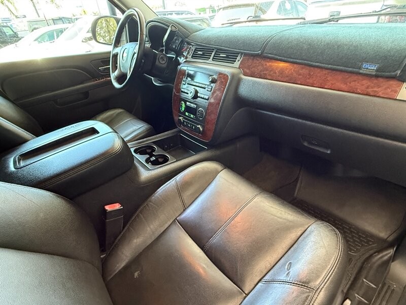 Chevrolet Tahoe Vehicle Full-screen Gallery Image 29