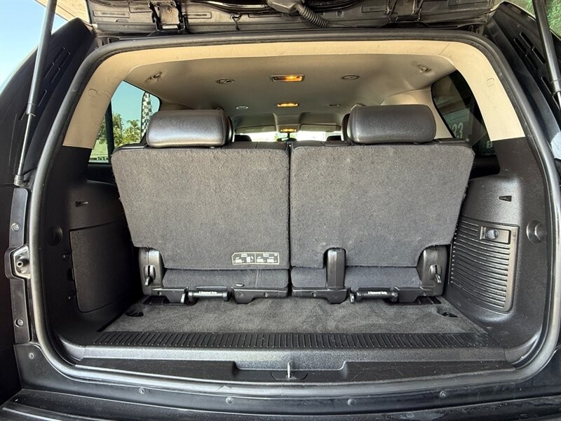 Chevrolet Tahoe Vehicle Full-screen Gallery Image 34