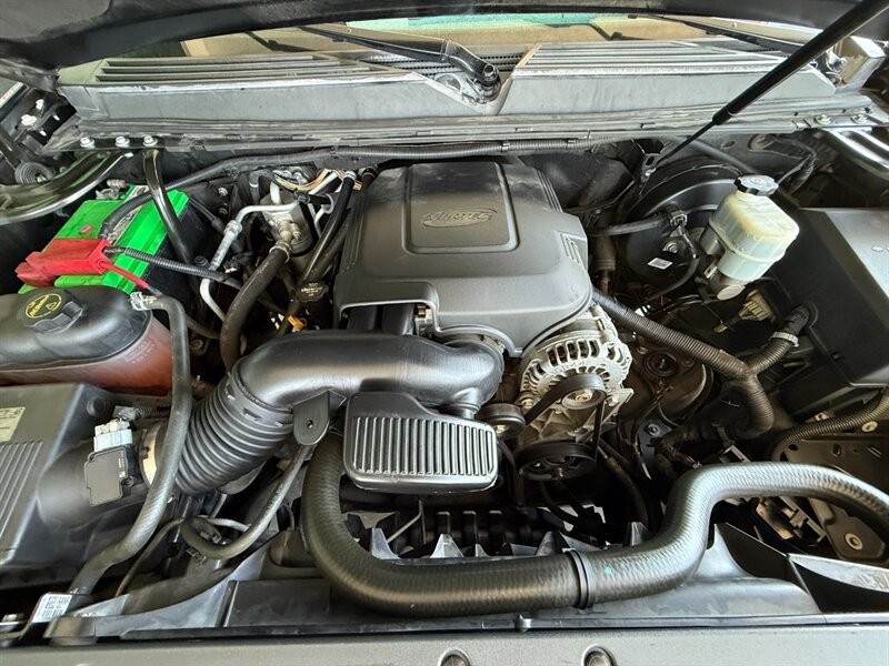 Chevrolet Tahoe Vehicle Full-screen Gallery Image 35