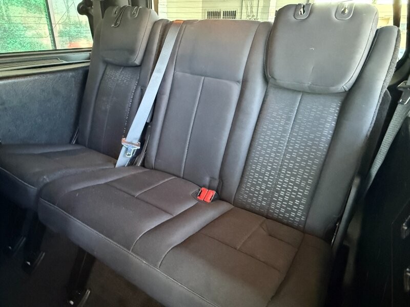 Ford Expedition Vehicle Full-screen Gallery Image 27