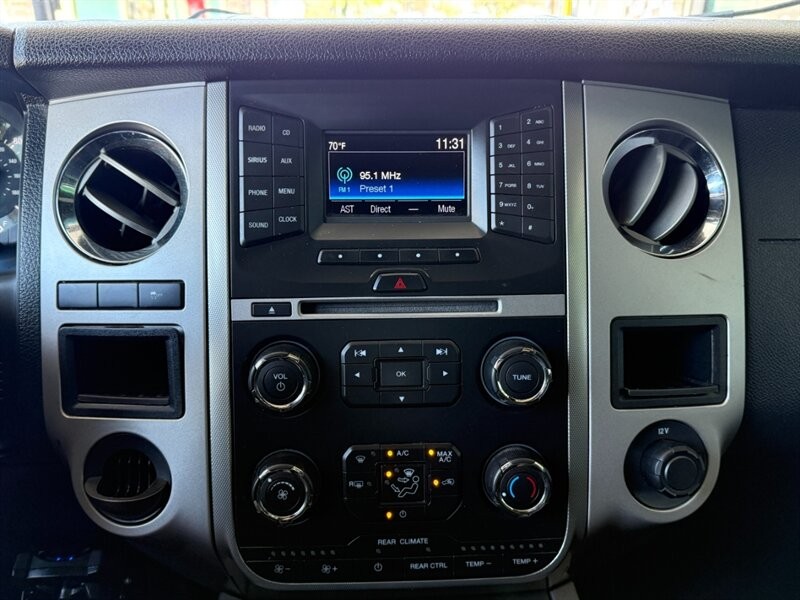 Ford Expedition Vehicle Full-screen Gallery Image 32