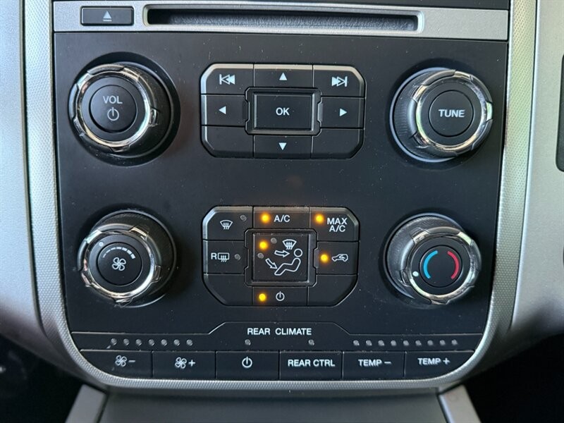 Ford Expedition Vehicle Full-screen Gallery Image 35