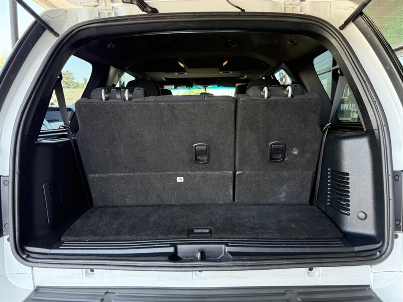 Ford Expedition Vehicle Full-screen Gallery Image 37