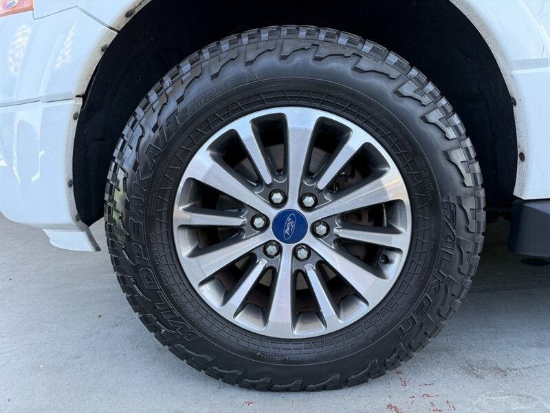 Ford Expedition Vehicle Full-screen Gallery Image 39