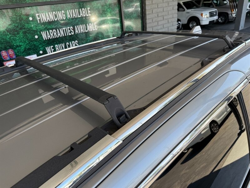 Chrysler Pacifica Vehicle Full-screen Gallery Image 15