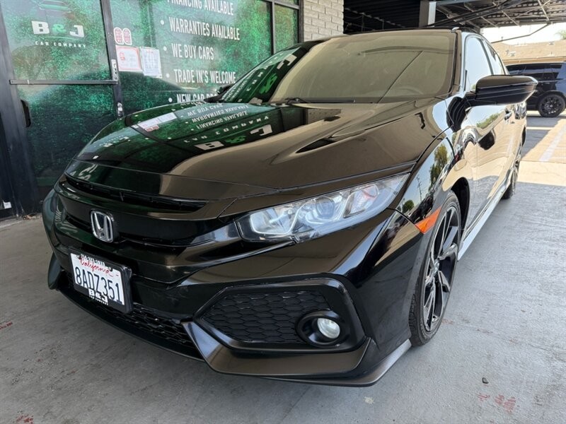 Honda Civic Hatchback Vehicle Full-screen Gallery Image 03