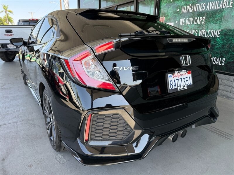 Honda Civic Hatchback Vehicle Full-screen Gallery Image 07