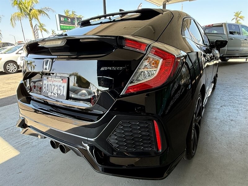 Honda Civic Hatchback Vehicle Full-screen Gallery Image 11