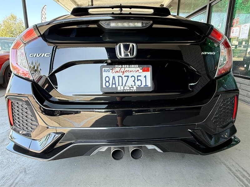 Honda Civic Hatchback Vehicle Full-screen Gallery Image 14