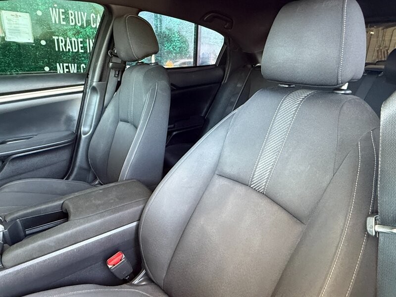 Honda Civic Hatchback Vehicle Full-screen Gallery Image 18