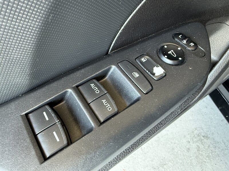 Honda Civic Hatchback Vehicle Full-screen Gallery Image 23