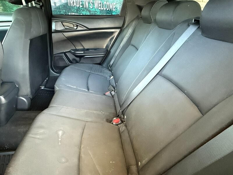 Honda Civic Hatchback Vehicle Full-screen Gallery Image 24