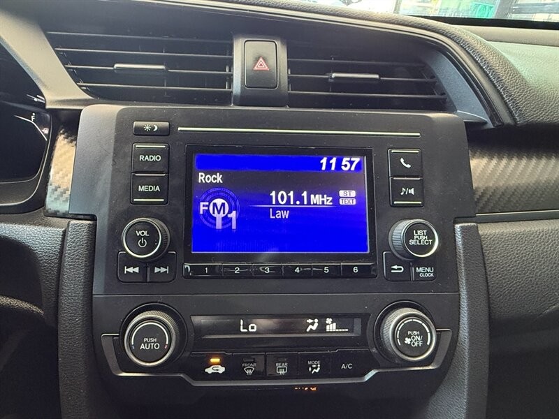 Honda Civic Hatchback Vehicle Full-screen Gallery Image 28