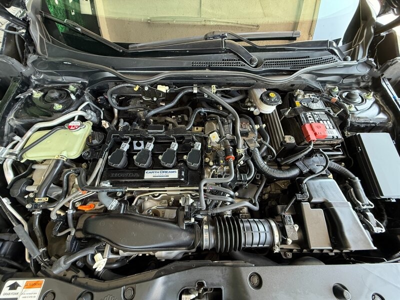 Honda Civic Hatchback Vehicle Full-screen Gallery Image 33