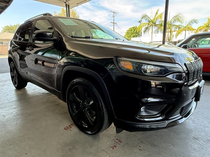 Jeep Cherokee Vehicle Full-screen Gallery Image 08