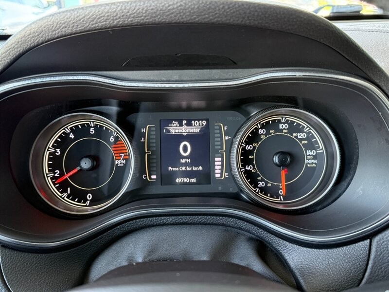 Jeep Cherokee Vehicle Full-screen Gallery Image 29