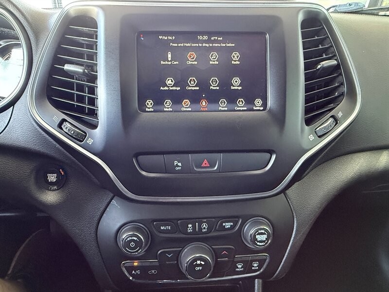 Jeep Cherokee Vehicle Full-screen Gallery Image 30