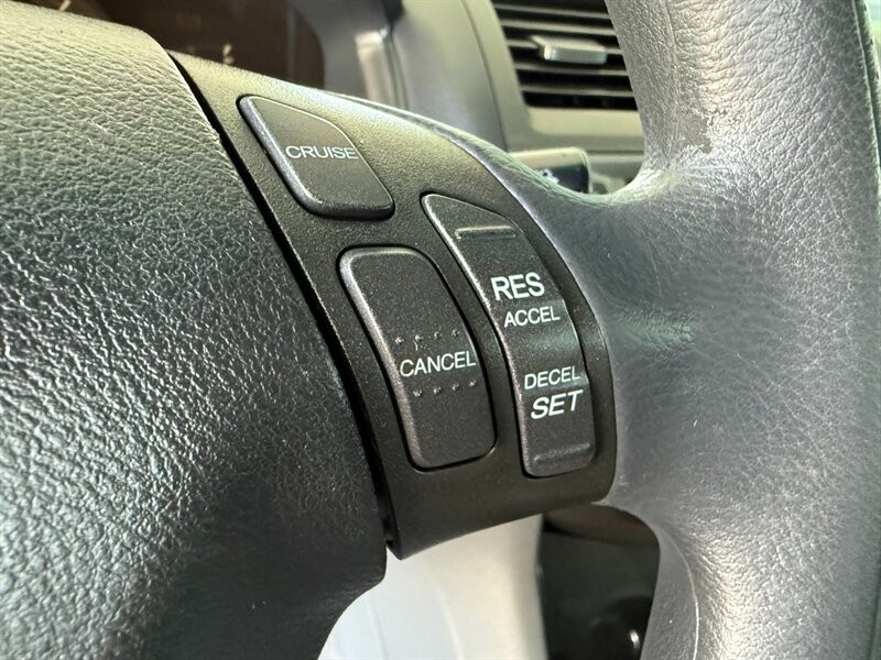 Honda Accord Sedan Vehicle Full-screen Gallery Image 21