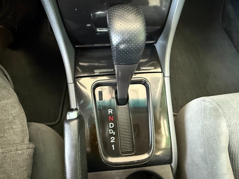 Honda Accord Sedan Vehicle Full-screen Gallery Image 30