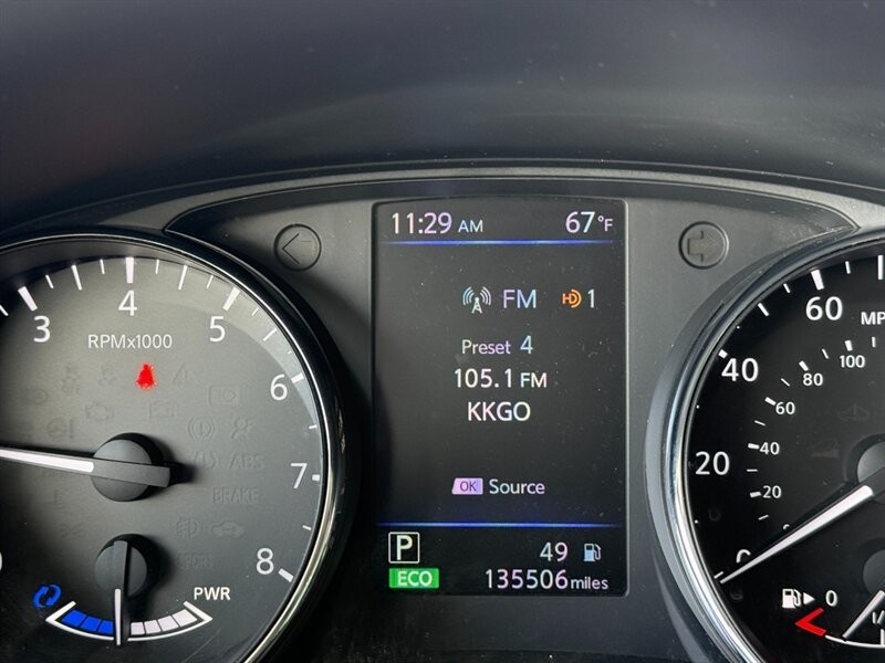 Nissan Rogue Vehicle Full-screen Gallery Image 29