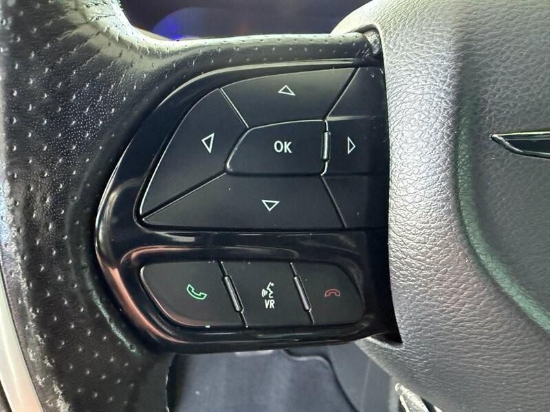 Chrysler Pacifica Vehicle Full-screen Gallery Image 20