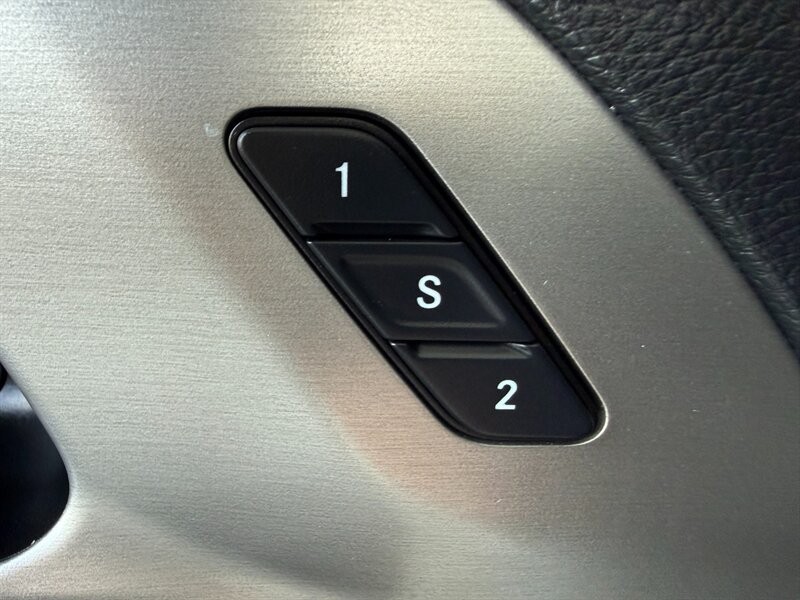 Chrysler Pacifica Vehicle Full-screen Gallery Image 24