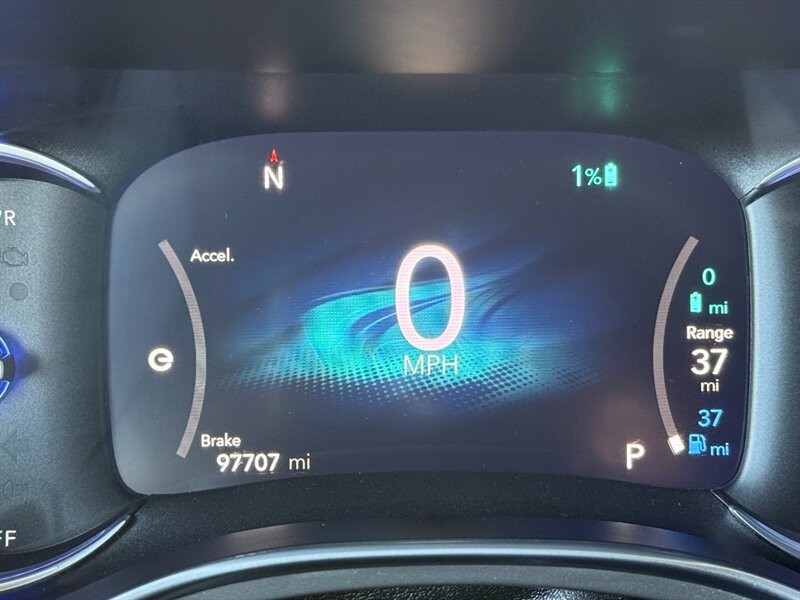 Chrysler Pacifica Vehicle Full-screen Gallery Image 32