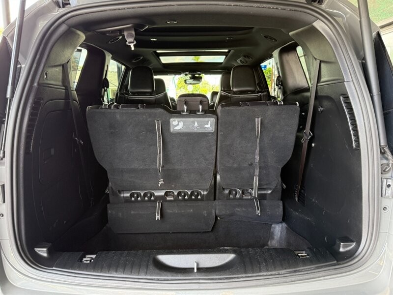 Chrysler Pacifica Vehicle Full-screen Gallery Image 40