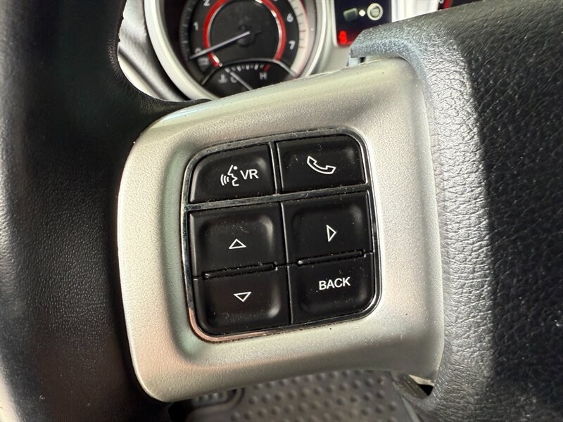 Dodge Journey Vehicle Full-screen Gallery Image 21