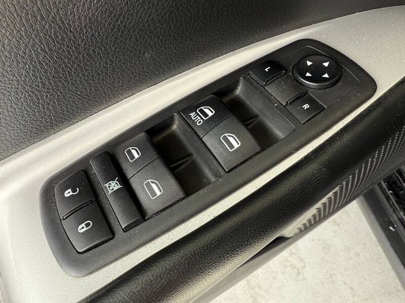 Dodge Journey Vehicle Full-screen Gallery Image 24