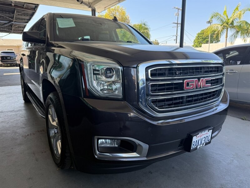 GMC Yukon XL Vehicle Full-screen Gallery Image 08