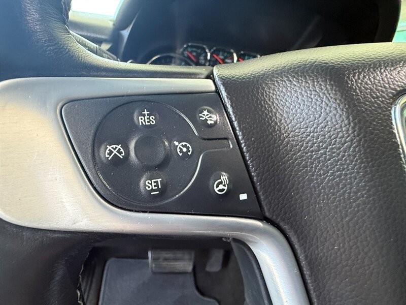 GMC Yukon XL Vehicle Full-screen Gallery Image 22