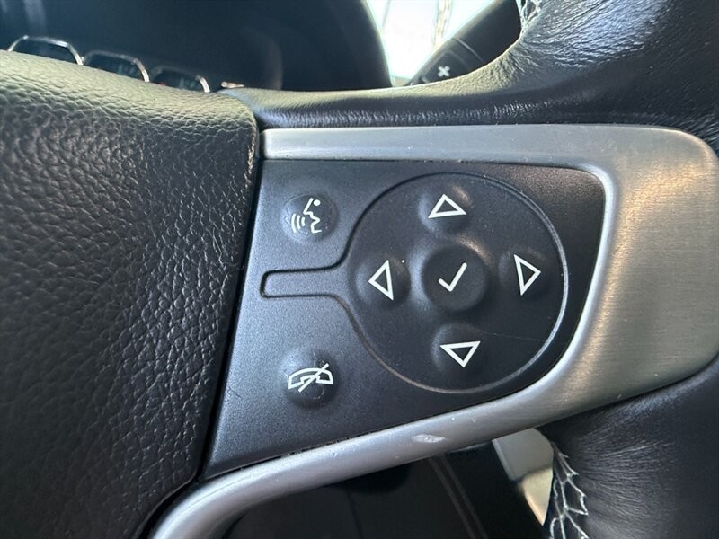 GMC Yukon XL Vehicle Full-screen Gallery Image 23