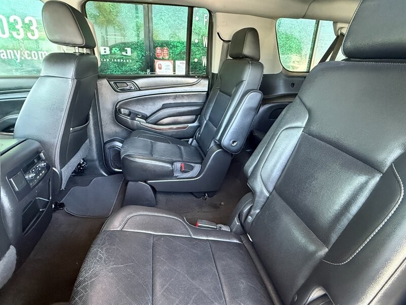 GMC Yukon XL Vehicle Full-screen Gallery Image 27