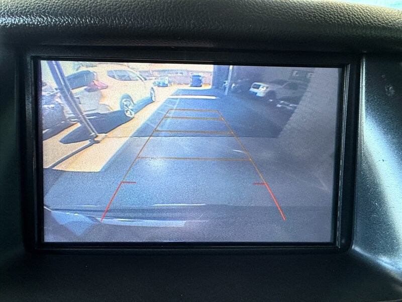 GMC Yukon XL Vehicle Full-screen Gallery Image 35