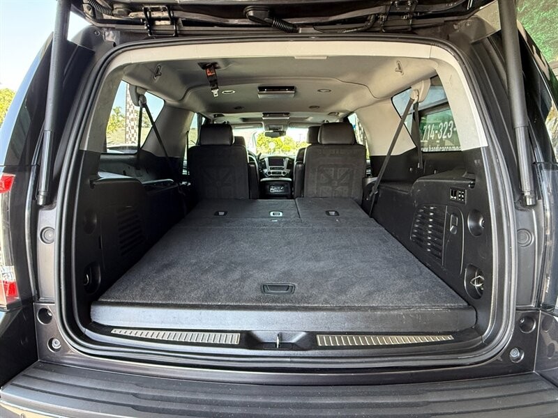 GMC Yukon XL Vehicle Full-screen Gallery Image 39