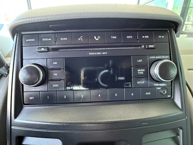 Dodge Grand Caravan Vehicle Full-screen Gallery Image 30