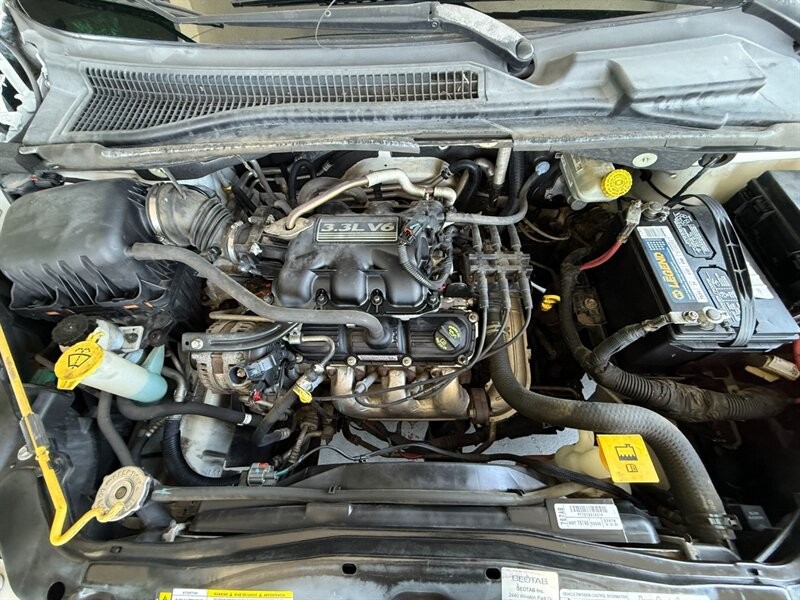 Dodge Grand Caravan Vehicle Full-screen Gallery Image 35