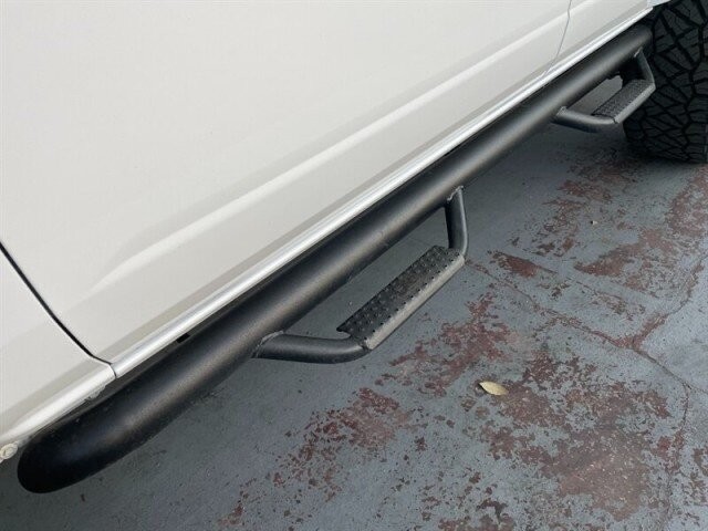 Ford Bronco Vehicle Full-screen Gallery Image 19