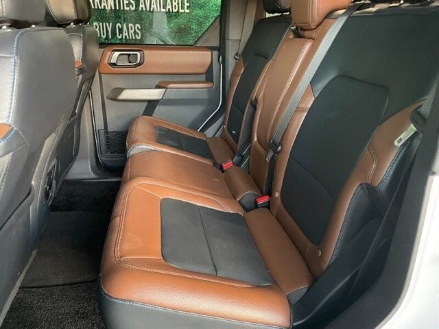 Ford Bronco Vehicle Full-screen Gallery Image 32