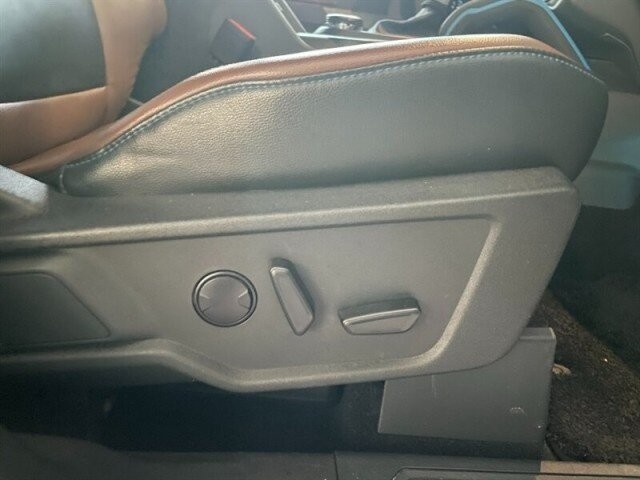 Ford Bronco Vehicle Full-screen Gallery Image 36